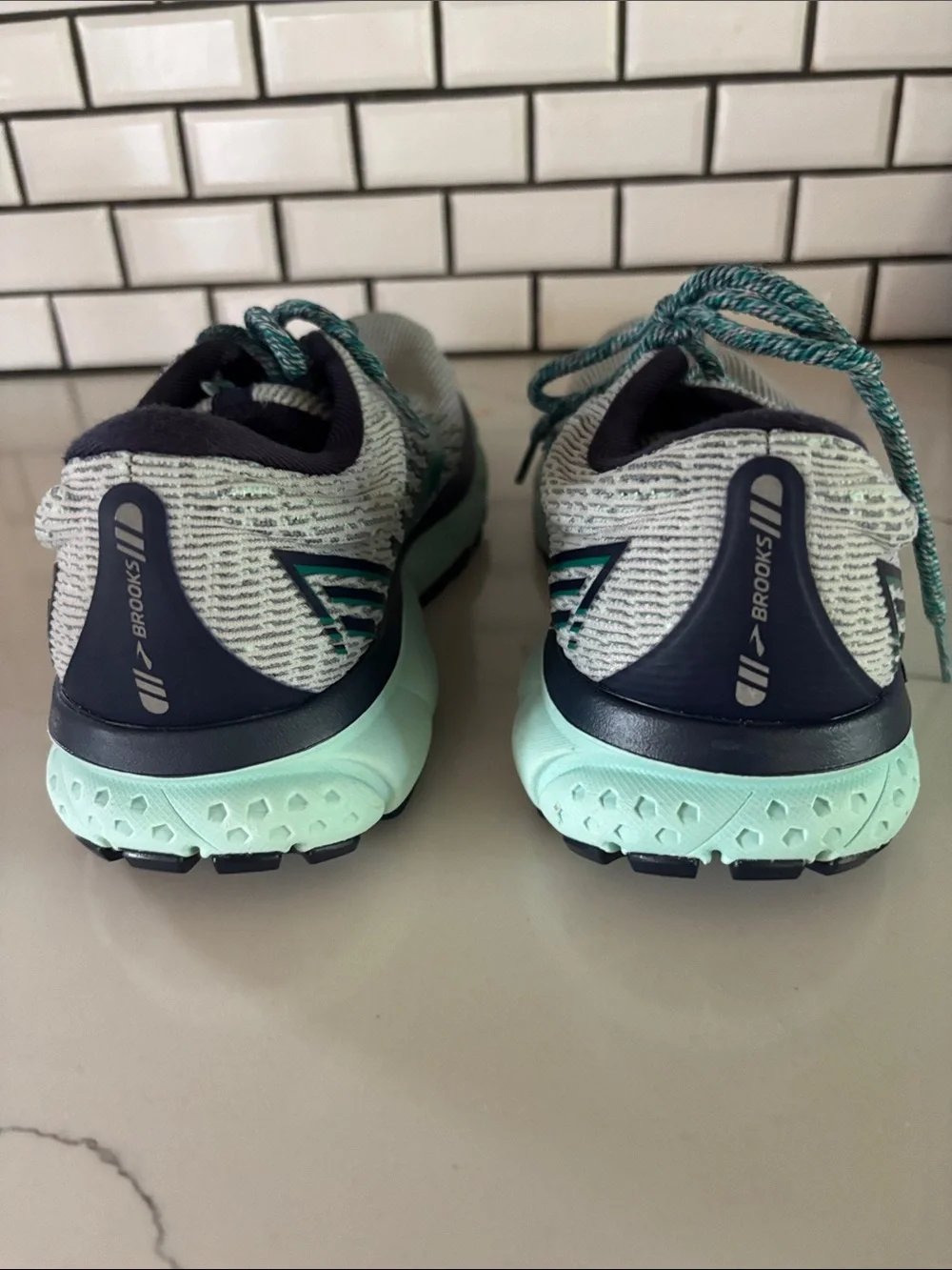 Brooks Ghost 13 Women’s Running Shoes, Sz 9.5 VERY GOOD CONDITION